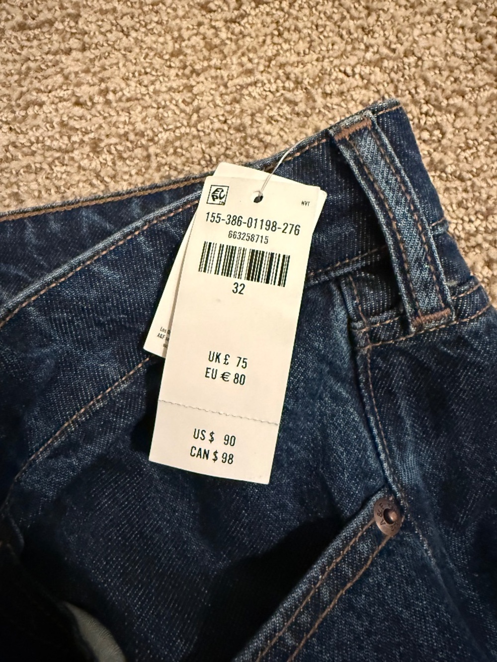NWT! Abercrombie & Fitch High Rise Loose Jean in Size 32